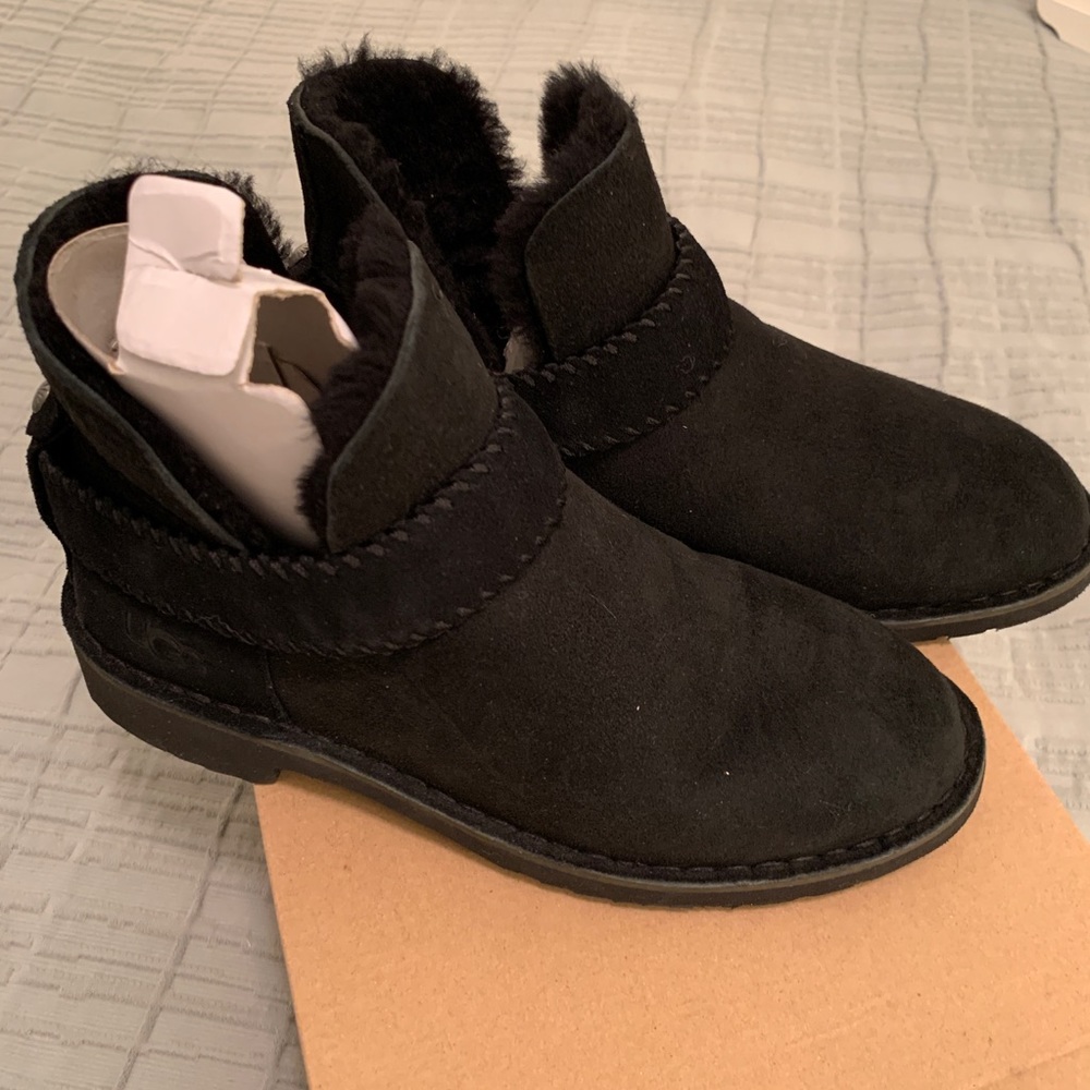 Black UGG McCay bootie size 7